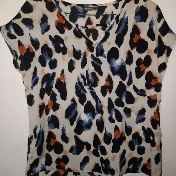 2pc shorts and top set - Picture 3 of 4